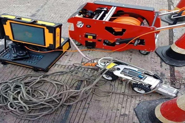 东兴CCTV管道检测机器人