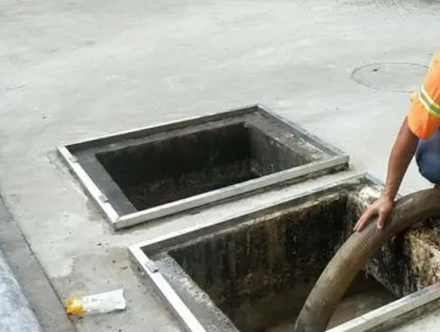 东兴化粪池清理