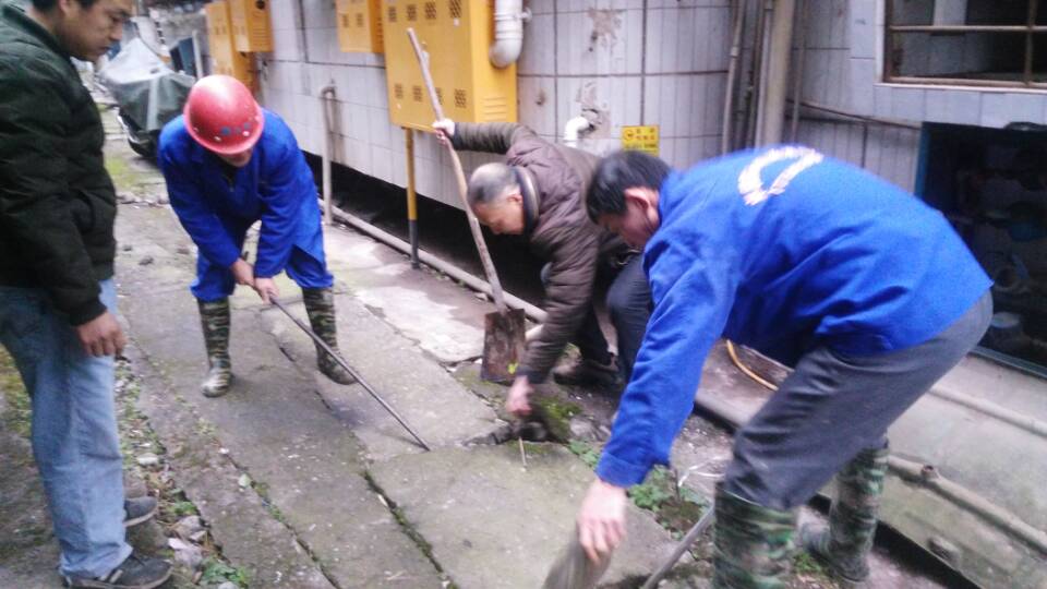 东兴清掏化粪池、管道疏通一站式服务<高效><技术><可靠>