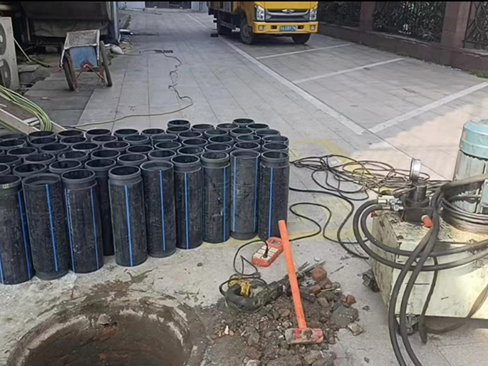 东兴PE置换管厂家 DN315置换管 非开挖管短管置换